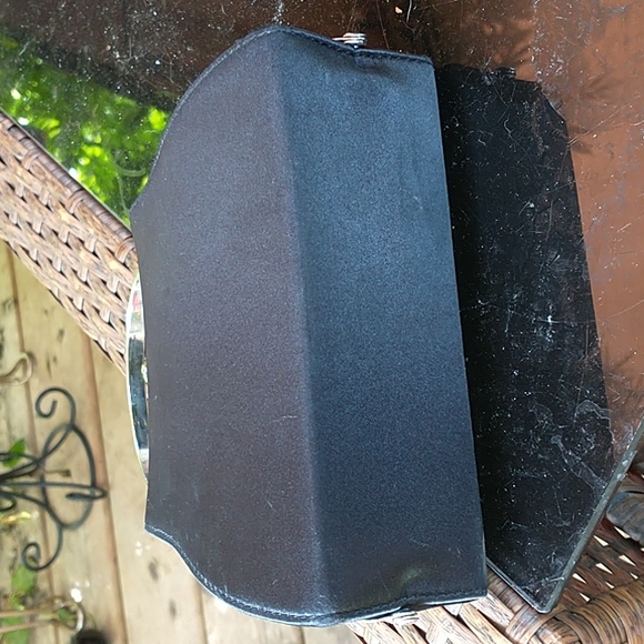 Kisslock Black tie Handbag - Picture 3 of 7